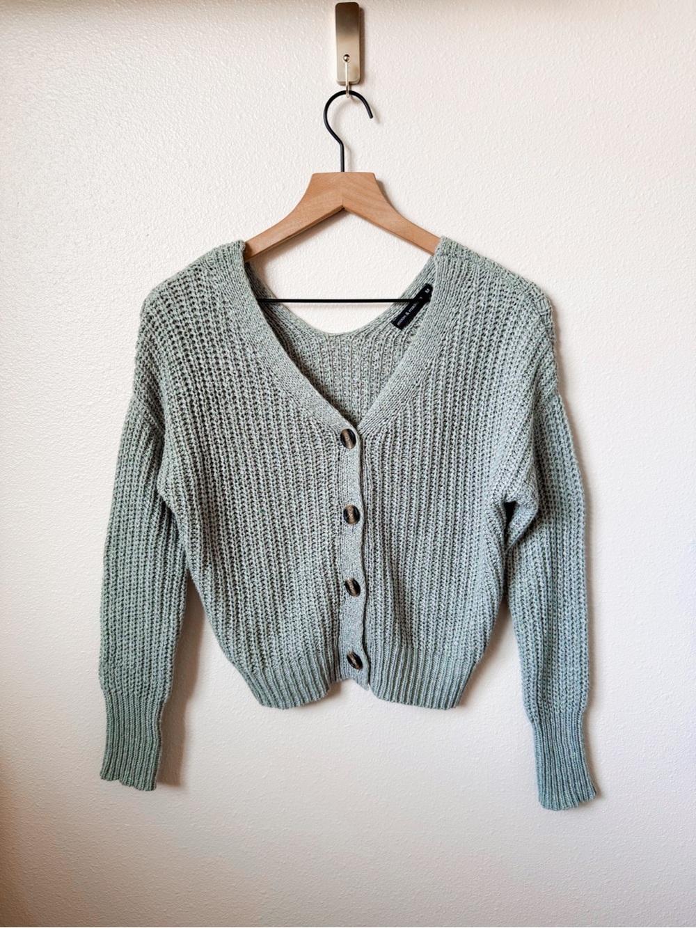 moon & madison Sage Green Chunky V-Neck Button Cardigan